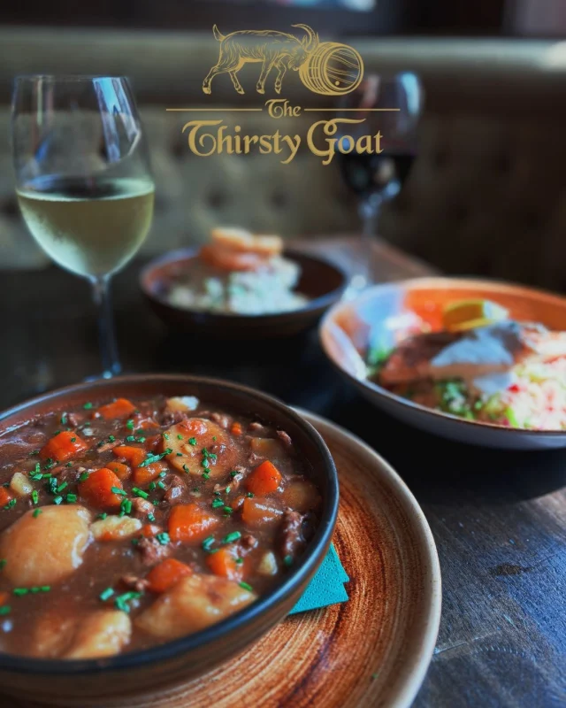 🐐𝐀 𝐩𝐫𝐨𝐩𝐞𝐫 𝐡𝐞𝐚𝐫𝐭𝐲 𝐟𝐞𝐞𝐝 🍲🍷✨
🐐𝐒𝐥𝐨𝐰-𝐜𝐨𝐨𝐤𝐞𝐝 𝐈𝐫𝐢𝐬𝐡 𝐬𝐭𝐞𝐰 𝐩𝐚𝐜𝐤𝐞𝐝 𝐰𝐢𝐭𝐡 𝐭𝐞𝐧𝐝𝐞𝐫 𝐛𝐞𝐞𝐟, 𝐩𝐨𝐭𝐚𝐭𝐨𝐞𝐬, 𝐚𝐧𝐝 𝐜𝐚𝐫𝐫𝐨𝐭𝐬 – 𝐬𝐞𝐫𝐯𝐞𝐝 𝐣𝐮𝐬𝐭 𝐭𝐡𝐞 𝐰𝐚𝐲 𝐢𝐭 𝐬𝐡𝐨𝐮𝐥𝐝 𝐛𝐞 𝐚𝐭 𝐓𝐡𝐞 𝐓𝐡𝐢𝐫𝐬𝐭𝐲 𝐆𝐨𝐚𝐭. 𝐏𝐞𝐫𝐟𝐞𝐜𝐭 𝐰𝐢𝐭𝐡 𝐚 𝐠𝐥𝐚𝐬𝐬 𝐨𝐟 𝐫𝐞𝐝 (𝐨𝐫 𝐰𝐡𝐢𝐭𝐞, 𝐰𝐞 𝐝𝐨𝐧’𝐭 𝐣𝐮𝐝𝐠𝐞 😉).
🥄 𝐖𝐡𝐨’𝐬 𝐣𝐨𝐢𝐧𝐢𝐧𝐠 𝐮𝐬 𝐟𝐨𝐫 𝐜𝐨𝐦𝐟𝐨𝐫𝐭 𝐟𝐨𝐨𝐝 𝐝𝐨𝐧𝐞 𝐫𝐢𝐠𝐡𝐭?
🐐𝐋𝐢𝐯𝐞 𝐦𝐮𝐬𝐢𝐜 𝟕 𝐝𝐚𝐲𝐬 𝐚 𝐰𝐞𝐞𝐤
#𝐭𝐡𝐞𝐭𝐡𝐢𝐫𝐬𝐭𝐲𝐠𝐨𝐚𝐭𝐛𝐞𝐥𝐟𝐚𝐬𝐭 #𝐚𝐥𝐥𝐝𝐚𝐲𝐦𝐞𝐧𝐮 #𝐠𝐨𝐨𝐝𝐟𝐨𝐨𝐝 #𝐝𝐞𝐥𝐢𝐜𝐢𝐨𝐮𝐬 #𝐞𝐱𝐜𝐢𝐭𝐢𝐧𝐠𝐧𝐞𝐰𝐬 #𝐭𝐡𝐞𝐠𝐨𝐚𝐭 #𝐛𝐞𝐞𝐫𝐠𝐚𝐫𝐝𝐞𝐧 #𝐥𝐢𝐯𝐞𝐦𝐮𝐬𝐢𝐜 #𝐯𝐢𝐬𝐢𝐭𝐛𝐞𝐥𝐟𝐚𝐬𝐭 #𝐛𝐞𝐥𝐟𝐚𝐬𝐭𝐥𝐢𝐯𝐞 #𝐥𝐨𝐯𝐞𝐛𝐞𝐥𝐟𝐚𝐬𝐭 #𝐜𝐨𝐦𝐟𝐨𝐫𝐭𝐟𝐨𝐨𝐝𝐝𝐨𝐧𝐞𝐫𝐢𝐠𝐡𝐭 #𝐛𝐞𝐥𝐟𝐚𝐬𝐭𝐞𝐚𝐭𝐬 #𝐩𝐚𝐬𝐭𝐚𝐥𝐨𝐯𝐞𝐫𝐬 #𝐩𝐮𝐛𝐠𝐫𝐮𝐛𝐰𝐢𝐭𝐡𝐬𝐭𝐲𝐥𝐞