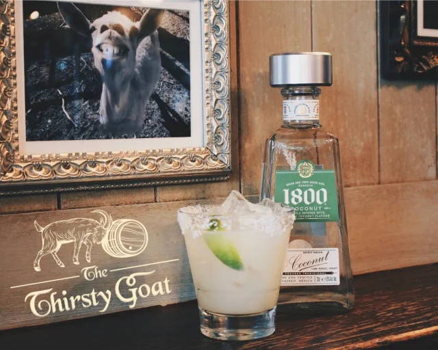 🐐𝐀𝐫𝐞 𝐲𝐨𝐮 𝐚 "𝐓𝐡𝐢𝐫𝐬𝐭𝐲 𝐆𝐨𝐚𝐭" 𝐭𝐡𝐢𝐬 𝐰𝐞𝐞𝐤𝐞𝐧𝐝? 🍸🥥
🐐𝐊𝐢𝐜𝐤 𝐛𝐚𝐜𝐤 𝐰𝐢𝐭𝐡 𝐚 𝐠𝐥𝐚𝐬𝐬 𝐨𝐟 𝟏𝟖𝟎𝟎 𝐂𝐨𝐜𝐨𝐧𝐮𝐭 𝐓𝐞𝐪𝐮𝐢𝐥𝐚 – 𝐬𝐦𝐨𝐨𝐭𝐡, 𝐭𝐫𝐨𝐩𝐢𝐜𝐚𝐥, 𝐚𝐧𝐝 𝐬𝐞𝐫𝐯𝐞𝐝 𝐰𝐢𝐭𝐡 𝐚 𝐳𝐢𝐧𝐠 𝐨𝐟 𝐥𝐢𝐦𝐞 & 𝐬𝐚𝐥𝐭𝐞𝐝 𝐫𝐢𝐦. 𝐓𝐡𝐞 𝐩𝐞𝐫𝐟𝐞𝐜𝐭 𝐬𝐢𝐩 𝐭𝐨 𝐛𝐫𝐢𝐧𝐠 𝐚 𝐭𝐚𝐬𝐭𝐞 𝐨𝐟 𝐬𝐮𝐧𝐬𝐡𝐢𝐧𝐞 𝐭𝐨 𝐁𝐞𝐥𝐟𝐚𝐬𝐭 𝐭𝐡𝐢𝐬 𝐀𝐮𝐭𝐮𝐦𝐧 ☀️
🐐𝐅𝐨𝐨𝐝 𝐬𝐞𝐫𝐯𝐞𝐝 𝐝𝐚𝐢𝐥𝐲 // 𝐋𝐢𝐯𝐞 𝐦𝐮𝐬𝐢𝐜 𝟕 𝐝𝐚𝐲𝐬 𝐚 𝐰𝐞𝐞𝐤
📍 𝐓𝐡𝐞 𝐓𝐡𝐢𝐫𝐬𝐭𝐲 𝐆𝐨𝐚𝐭, 𝐇𝐢𝐥𝐥 𝐒𝐭𝐫𝐞𝐞𝐭, 𝐁𝐞𝐥𝐟𝐚𝐬𝐭
#𝐭𝐡𝐞𝐭𝐡𝐢𝐫𝐬𝐭𝐲𝐠𝐨𝐚𝐭𝐛𝐞𝐥𝐟𝐚𝐬𝐭 #𝐚𝐥𝐥𝐝𝐚𝐲𝐦𝐞𝐧𝐮 #𝐠𝐨𝐨𝐝𝐟𝐨𝐨𝐝 #𝐝𝐞𝐥𝐢𝐜𝐢𝐨𝐮𝐬 #𝐚𝐮𝐭𝐮𝐦𝐧 #𝐞𝐱𝐜𝐢𝐭𝐢𝐧𝐠𝐧𝐞𝐰𝐬 #𝐭𝐡𝐞𝐠𝐨𝐚𝐭 #𝐛𝐞𝐞𝐫𝐠𝐚𝐫𝐝𝐞𝐧 #𝐥𝐢𝐯𝐞𝐦𝐮𝐬𝐢𝐜 #𝐯𝐢𝐬𝐢𝐭𝐛𝐞𝐥𝐟𝐚𝐬𝐭 #𝐛𝐞𝐥𝐟𝐚𝐬𝐭𝐥𝐢𝐯𝐞 #𝐥𝐨𝐯𝐞𝐛𝐞𝐥𝐟𝐚𝐬𝐭 #𝐜𝐨𝐦𝐟𝐨𝐫𝐭𝐟𝐨𝐨𝐝𝐝𝐨𝐧𝐞𝐫𝐢𝐠𝐡𝐭 #𝐛𝐞𝐥𝐟𝐚𝐬𝐭𝐞𝐚𝐭𝐬 #𝐩𝐮𝐛𝐠𝐫𝐮𝐛𝐰𝐢𝐭𝐡𝐬𝐭𝐲𝐥𝐞